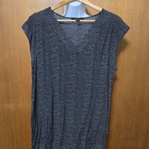 489. XXI Sleeveless Tunic Size Small